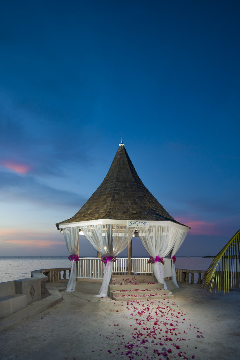 Seagarden Beach Resort 4*