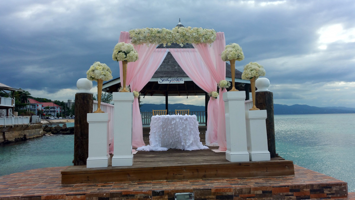 Seagarden Beach Resort 4*