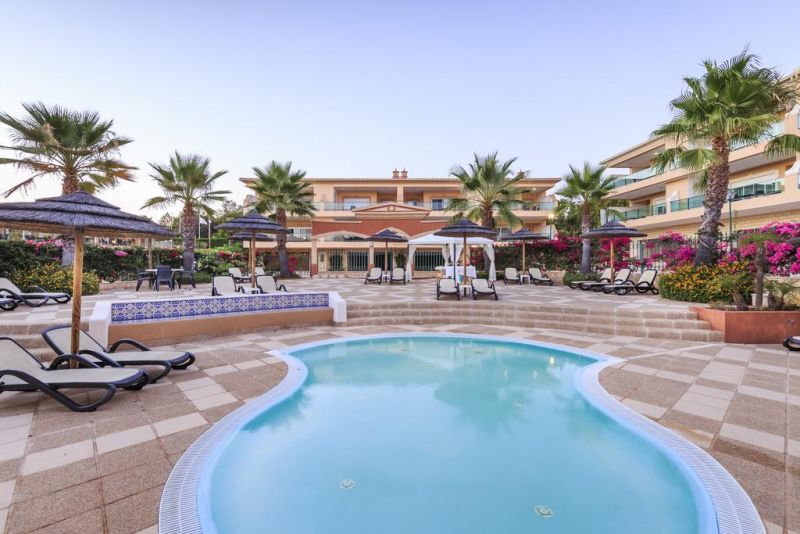 Lakeside Country Club 4*