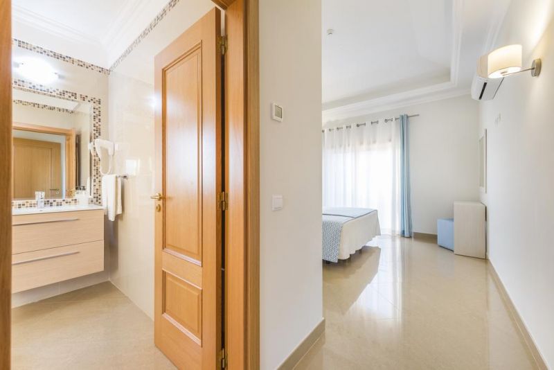 Lakeside Country Club 4*