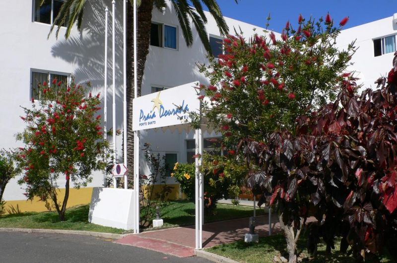 Praia Dourada 3*