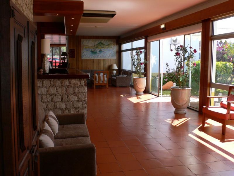 Praia Dourada 3*