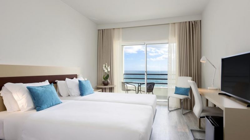 Tryp Lisboa Caparica Mar 4*
