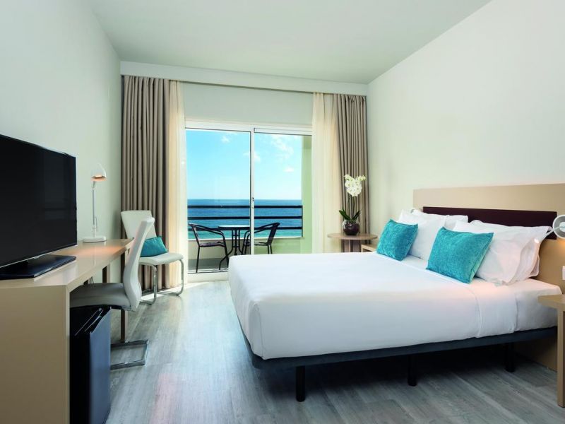 Tryp Lisboa Caparica Mar 4*
