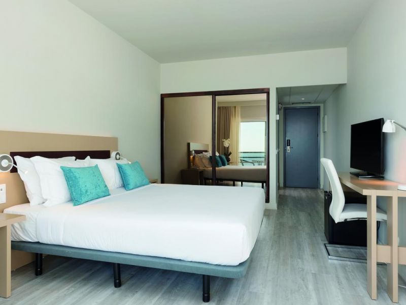 Tryp Lisboa Caparica Mar 4*