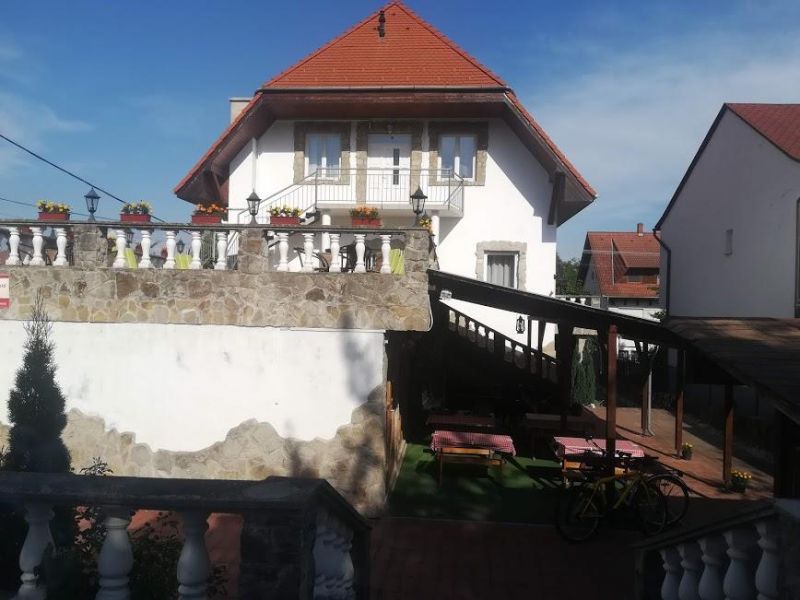 Amadeus Villa 2*