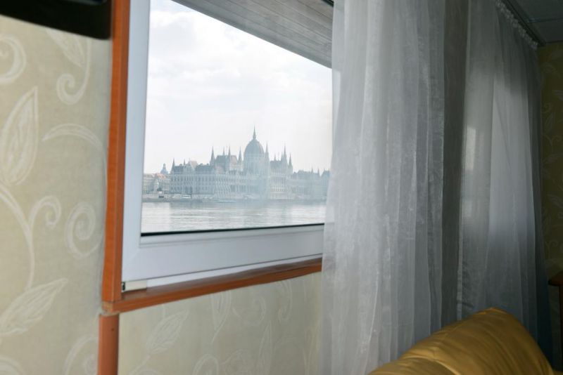 Grand Jules Boat 3*
