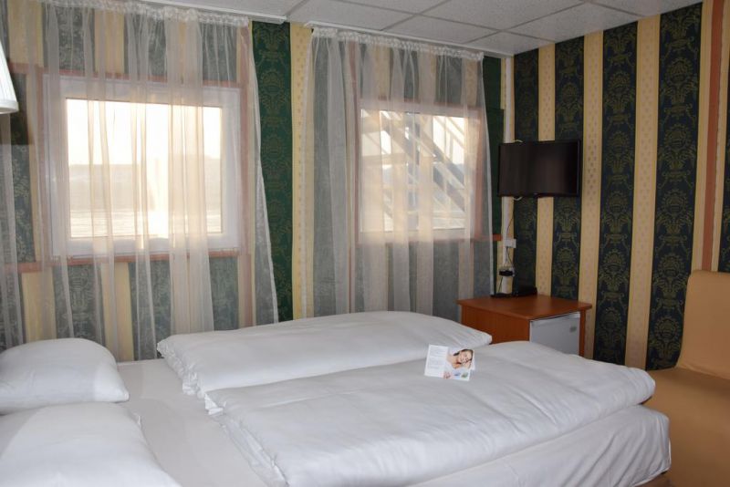 Grand Jules Boat 3*