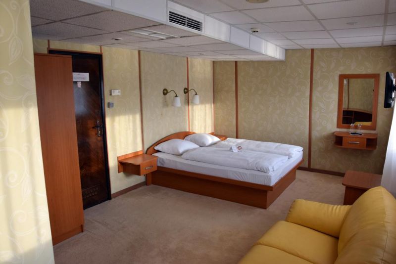 Grand Jules Boat 3*