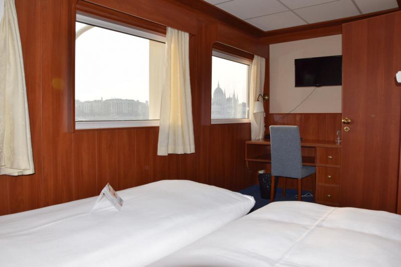 Grand Jules Boat 3*