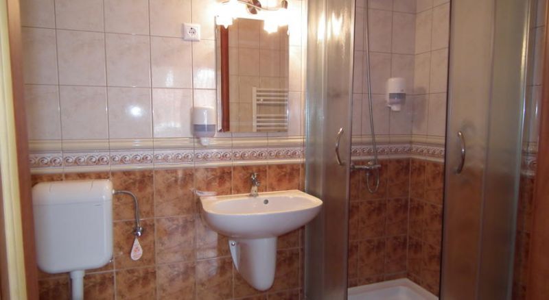 Jarja Hotel 3*