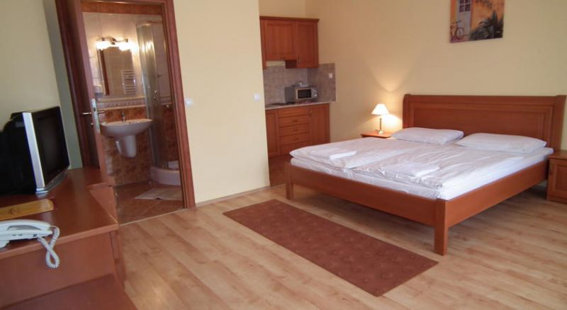 Jarja Hotel 3*