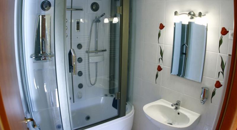 Jarja Hotel 3*