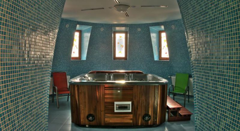 Jarja Hotel 3*