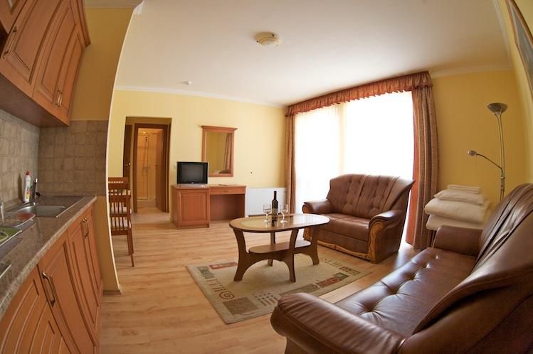 Jarja Hotel 3*