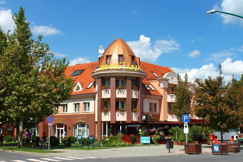 Jarja Hotel 3*