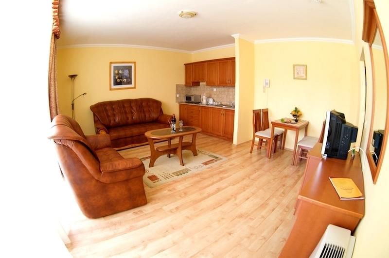 Jarja Hotel 3*