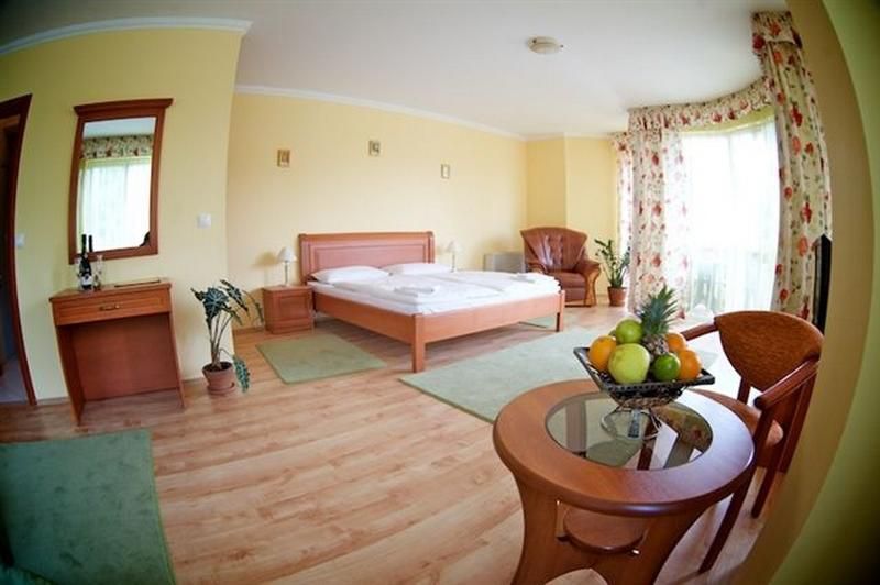 Jarja Hotel 3*