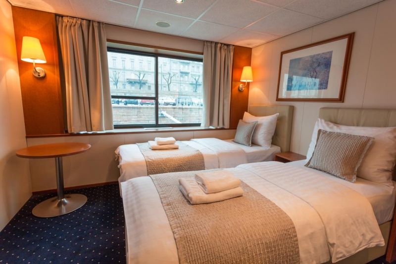 Onriver Hotels - Ms Cezanne 4*