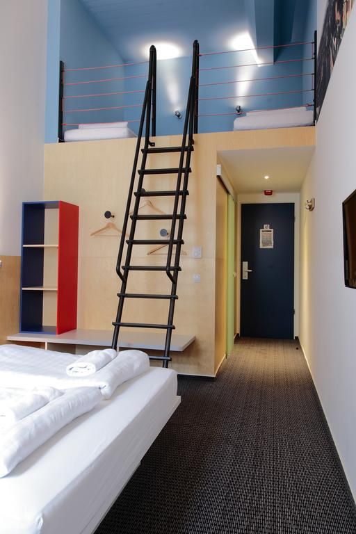 Maverick City Lodge 2*