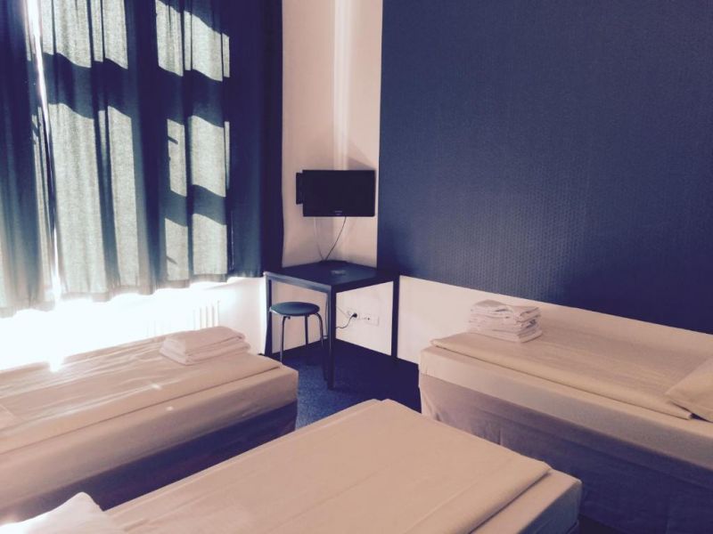 103 Hotel 2*
