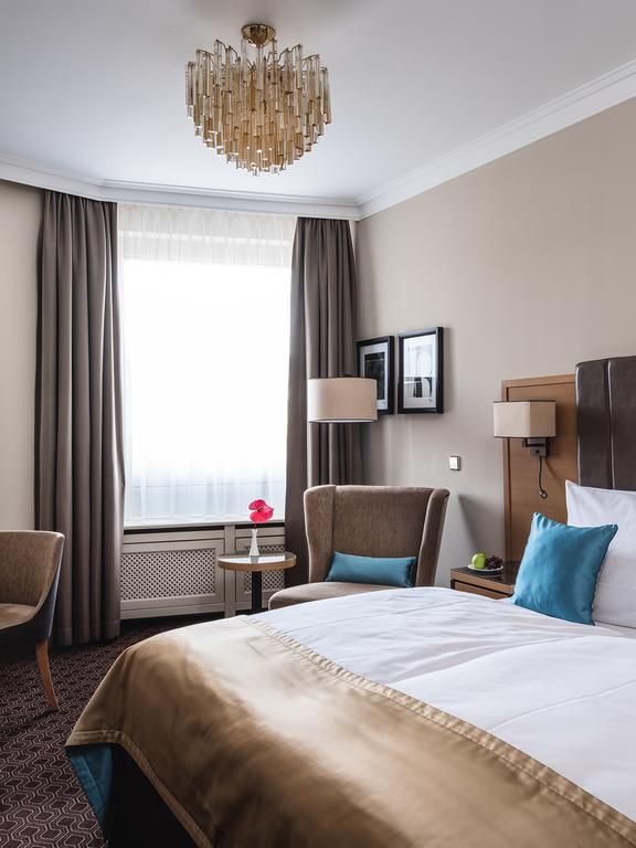 Althoff Hotel Am Schlossgarten 5*