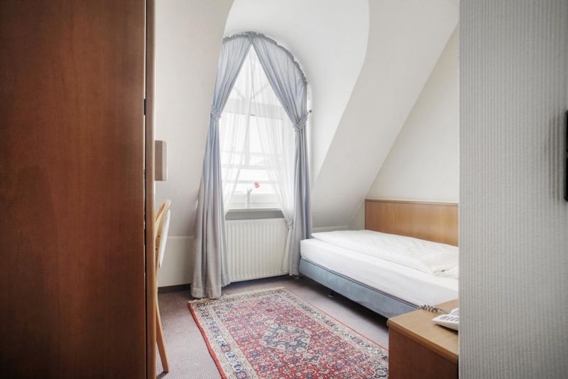Am Jakobsmarkt 3*