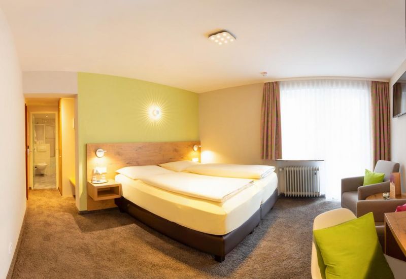 Azenberg Hotel 4*