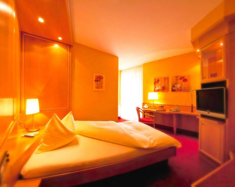 Azenberg Hotel 4*
