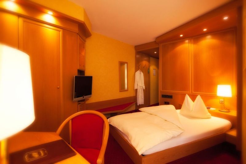 Azenberg Hotel 4*
