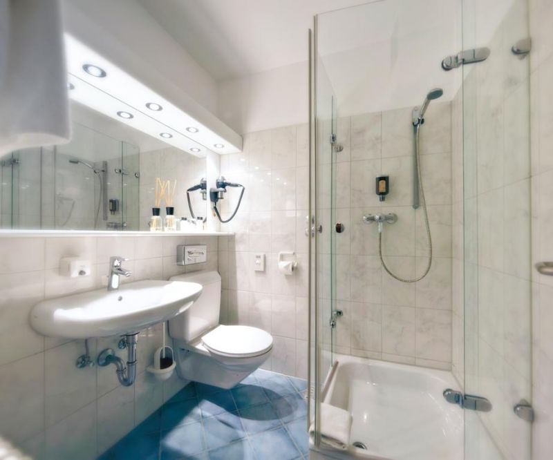 Azenberg Hotel 4*