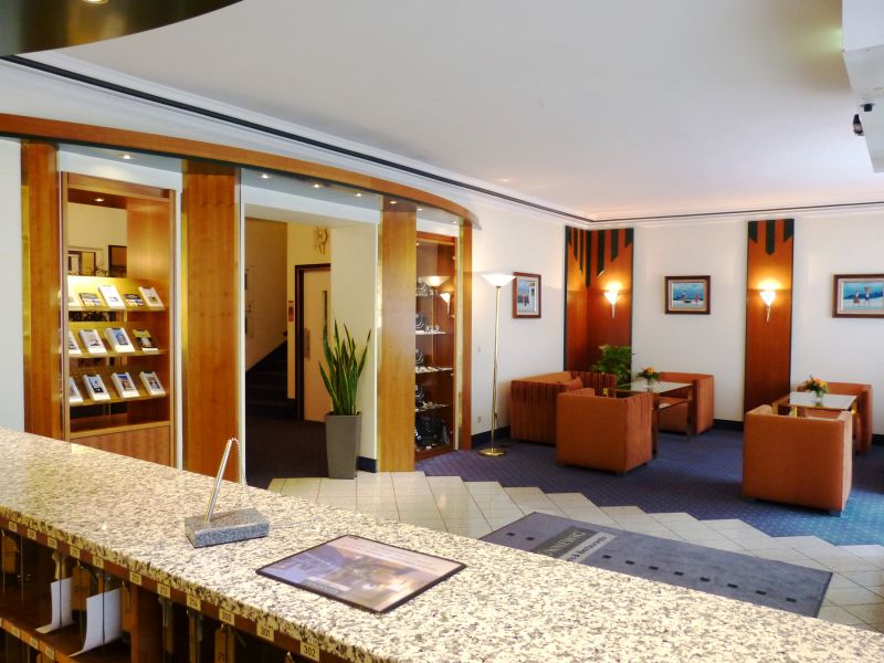 Centro Hotel Esplanade 4*