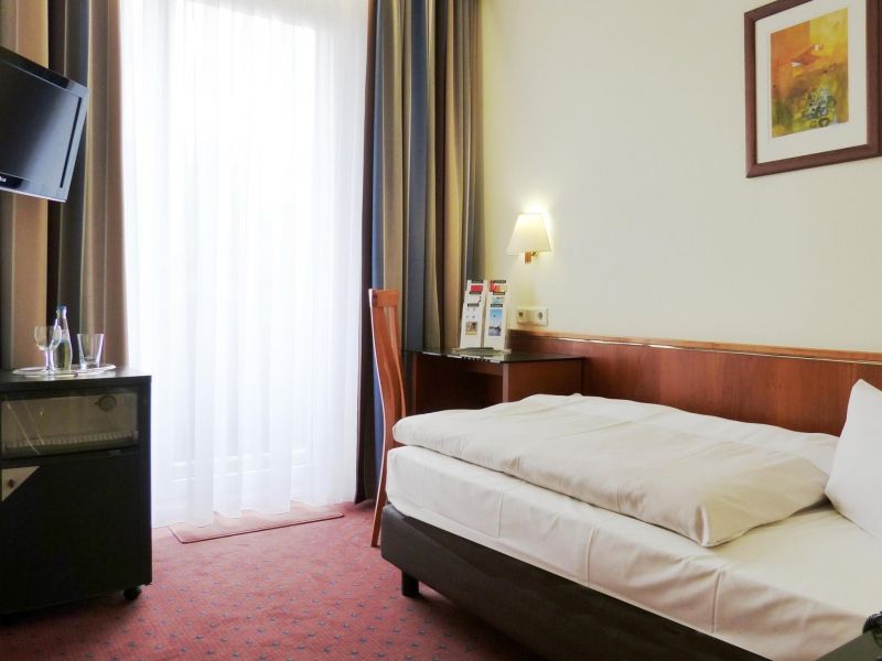 Centro Hotel Esplanade 4*