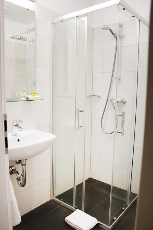 Frankair Star Hotel Frankfurt Airport 3*