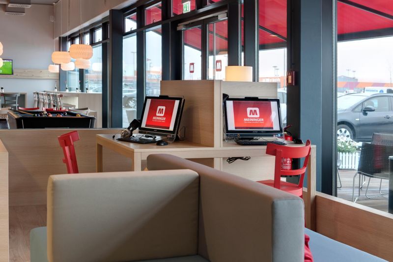 Meininger Hotel Berlin Airport 3*
