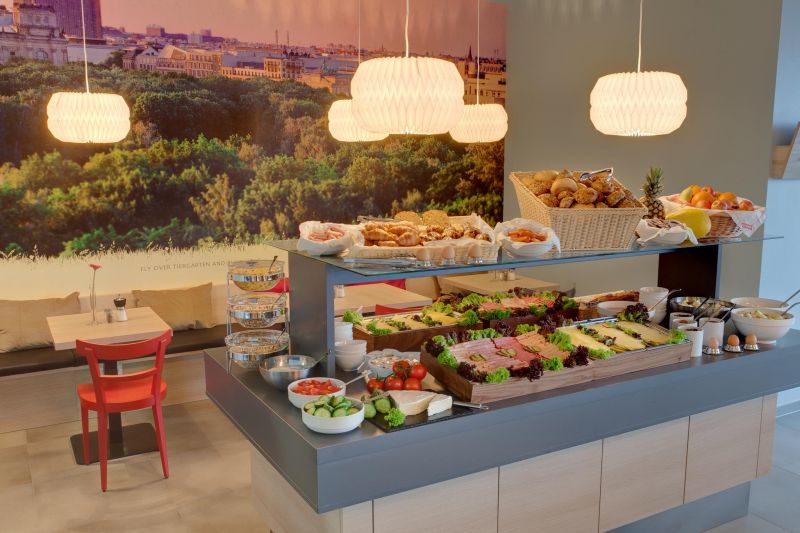 Meininger Hotel Berlin Airport 3*