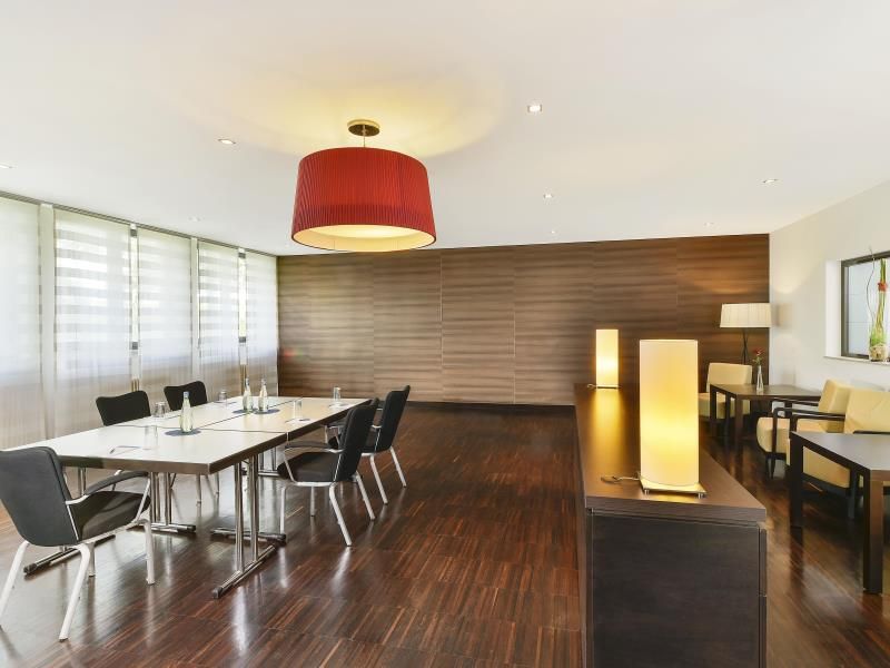 Nh Stuttgart Airport 4*