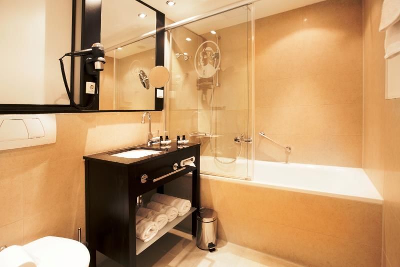 Victoria 4*