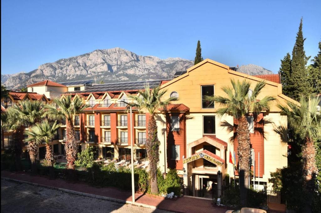 Astoria Hotel & Spa 4*