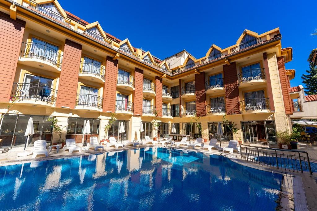 Astoria Hotel & Spa 4*
