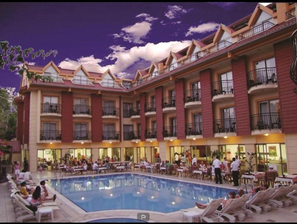 Astoria Hotel & Spa 4*