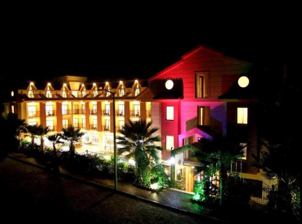 Astoria Hotel & Spa 4*