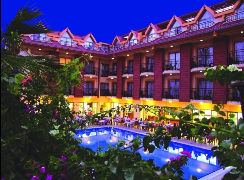Astoria Hotel & Spa 4*