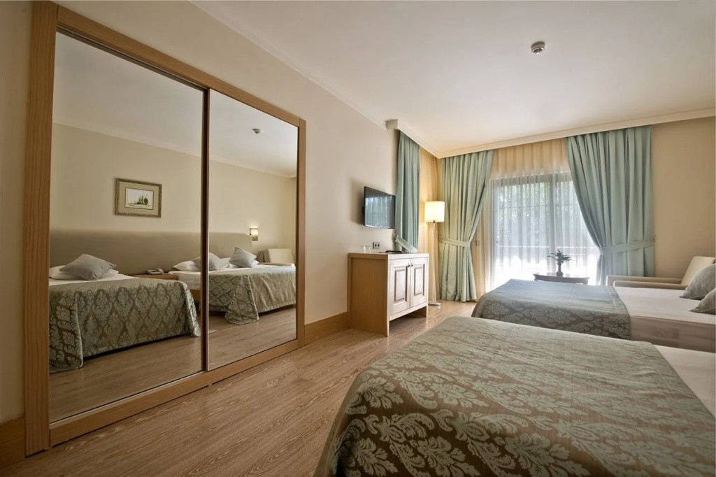 Gypsophila Holiday Village 5*