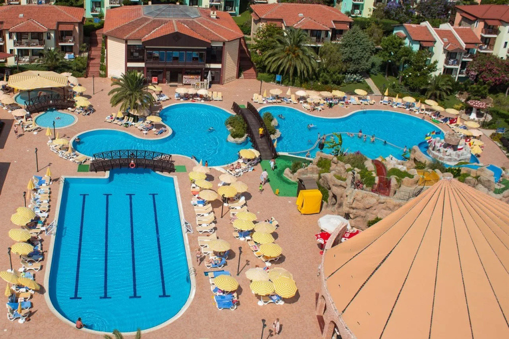 Gypsophila Holiday Village 5*