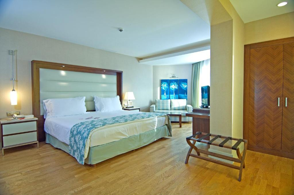 Ramada Plaza By Windham Antalya 5*