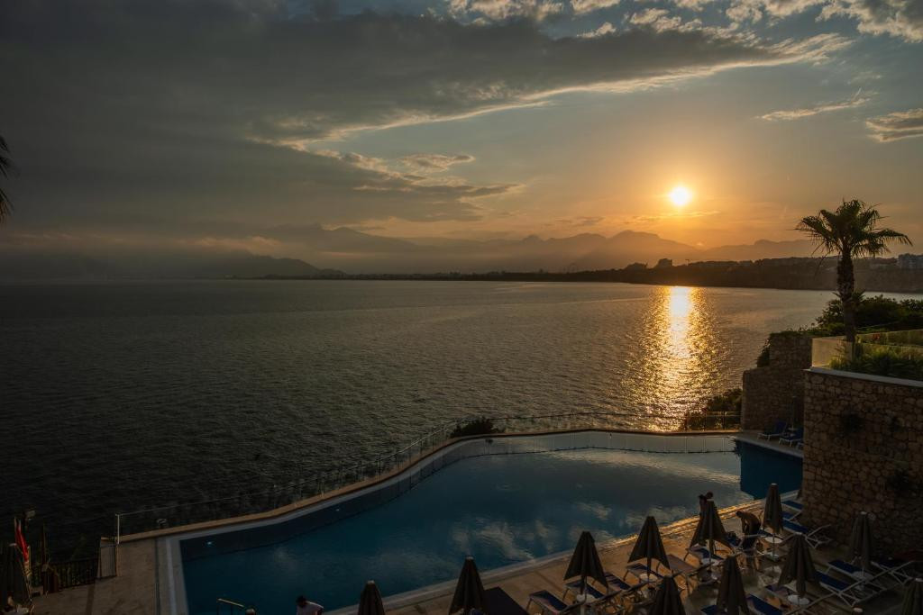 Ramada Plaza By Windham Antalya 5*