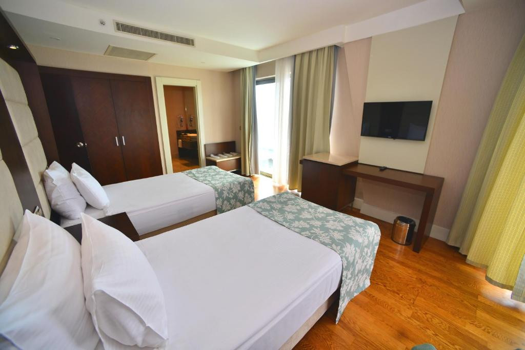 Ramada Plaza By Windham Antalya 5*