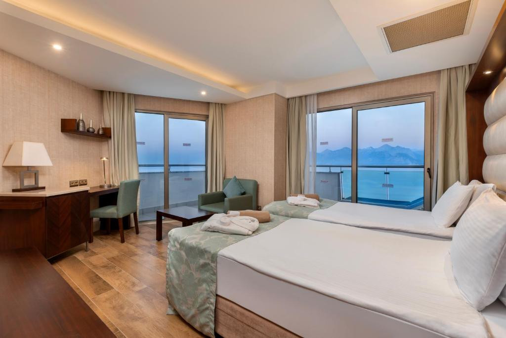 Ramada Plaza By Windham Antalya 5*