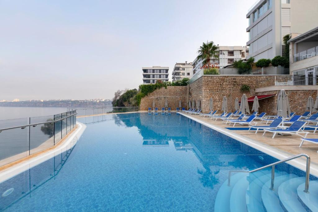 Ramada Plaza By Windham Antalya 5*